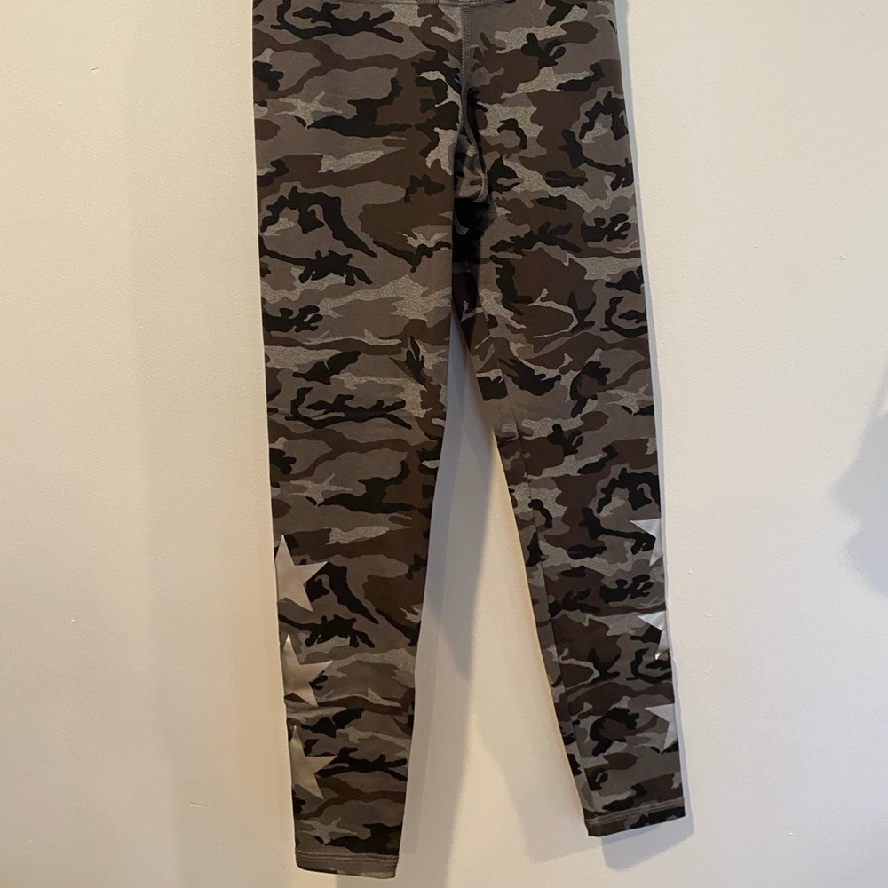 Grey Camo with Silver Star Strut This Leggings